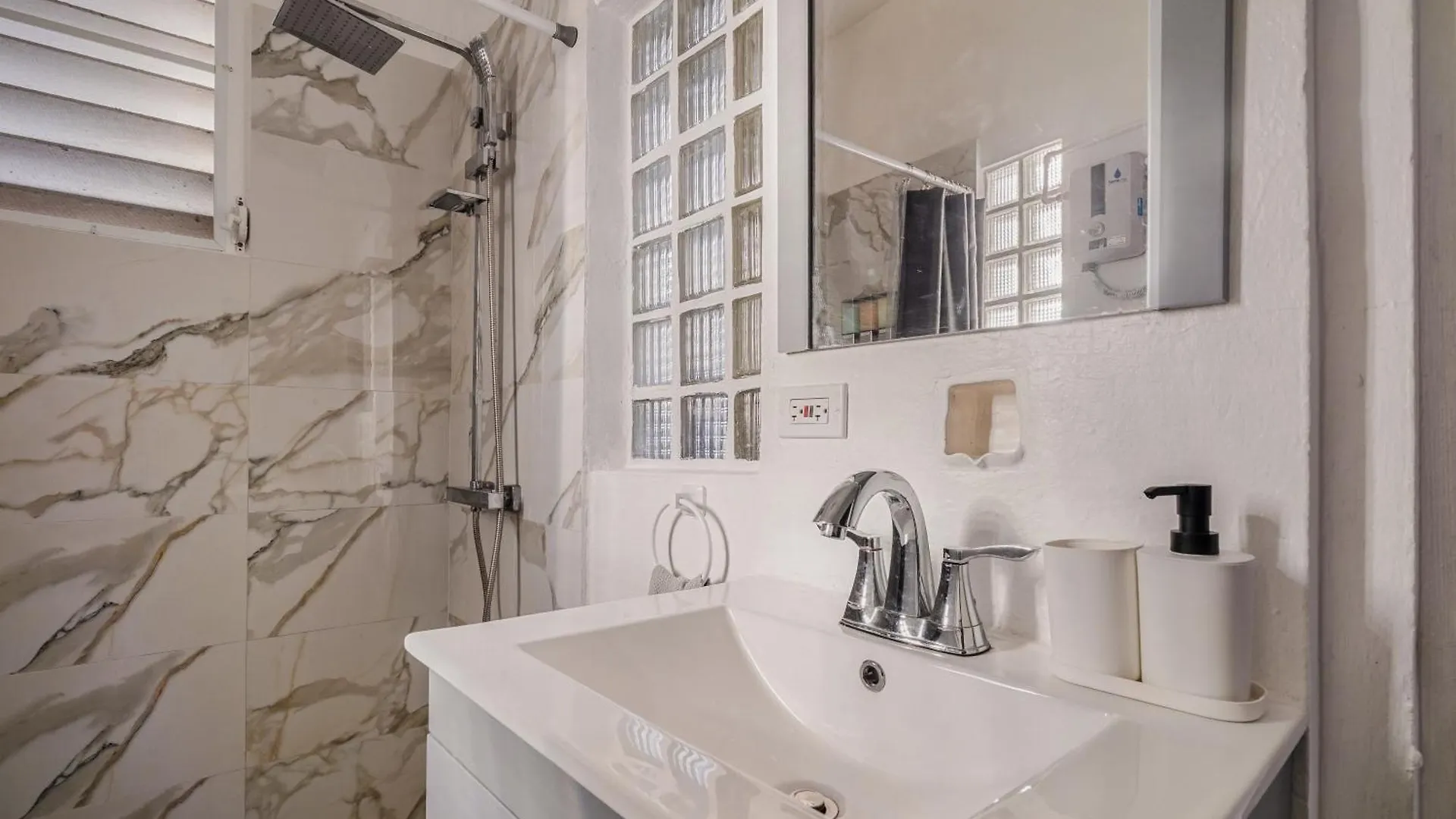 Beachwalk San Juan 2Bedroom Apartment 0*,